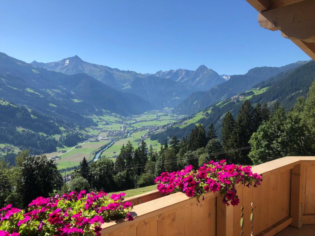 Ferienhaus Zillertal Panorama Blick Balkon Sauna Цельберг Экстерьер фото